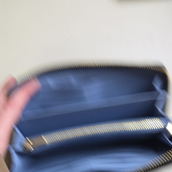 Coach Accordian  Zip Wallet - Picture 4 of 11